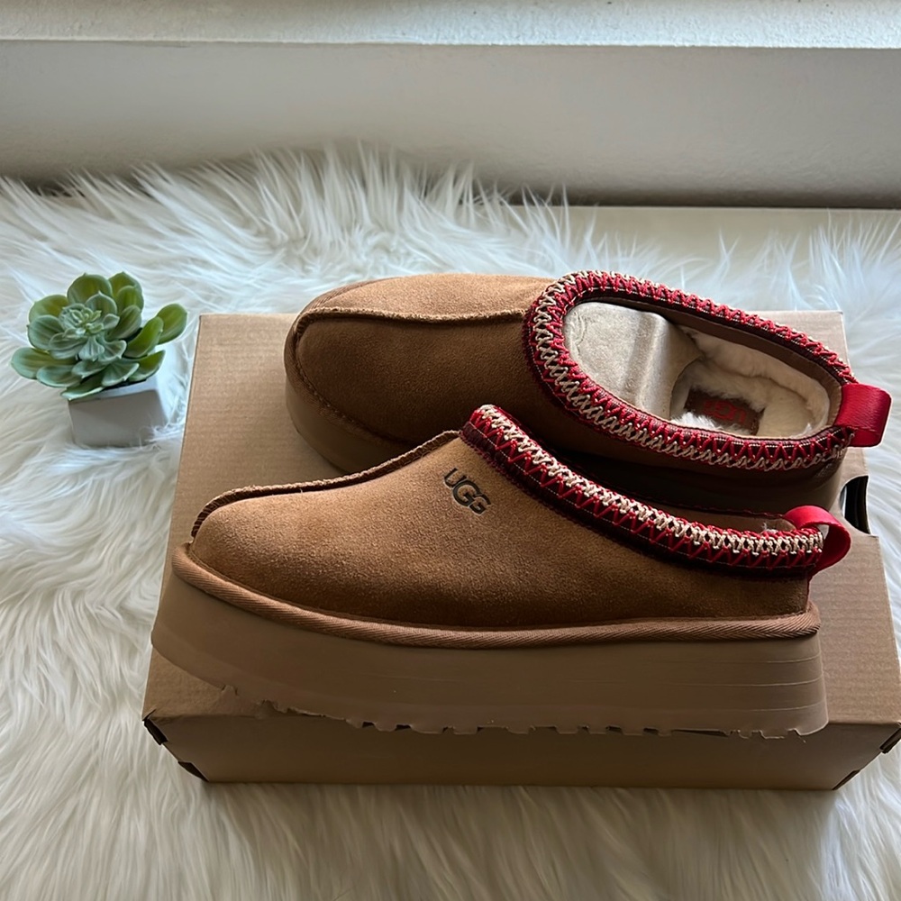 Ugg Tazz Platform Sandals Chestnut size 6
